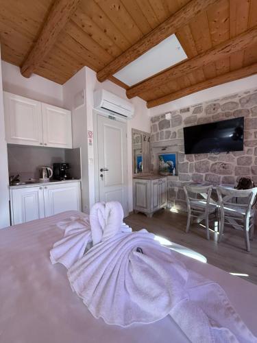 Dubrovnik Throne Suite IV
