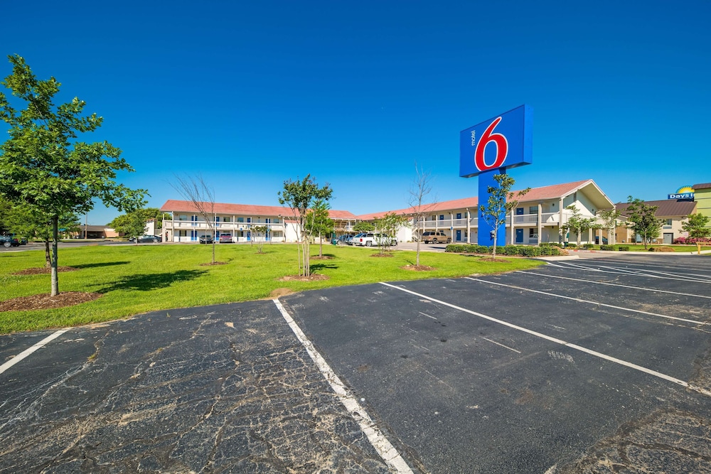 Motel 6 Dallas TX Farmers Branch - photo 30