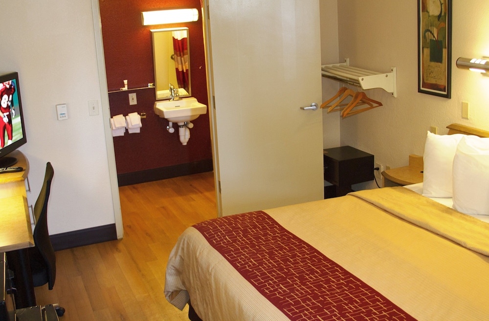 Red Roof Inn Princeton Ewing - photo 13