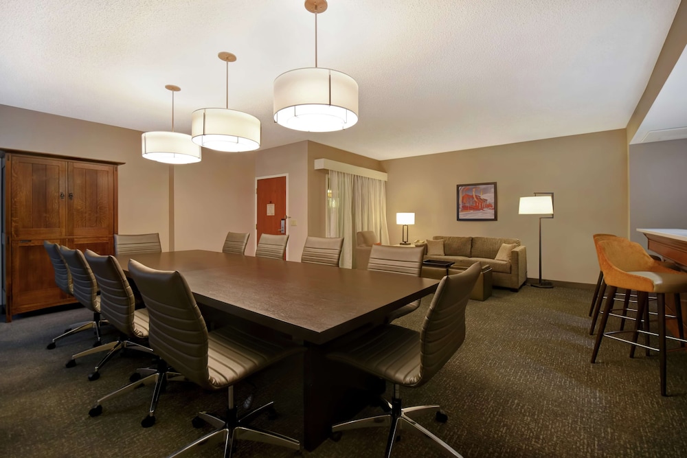 Embassy Suites Little Rock - photo 38