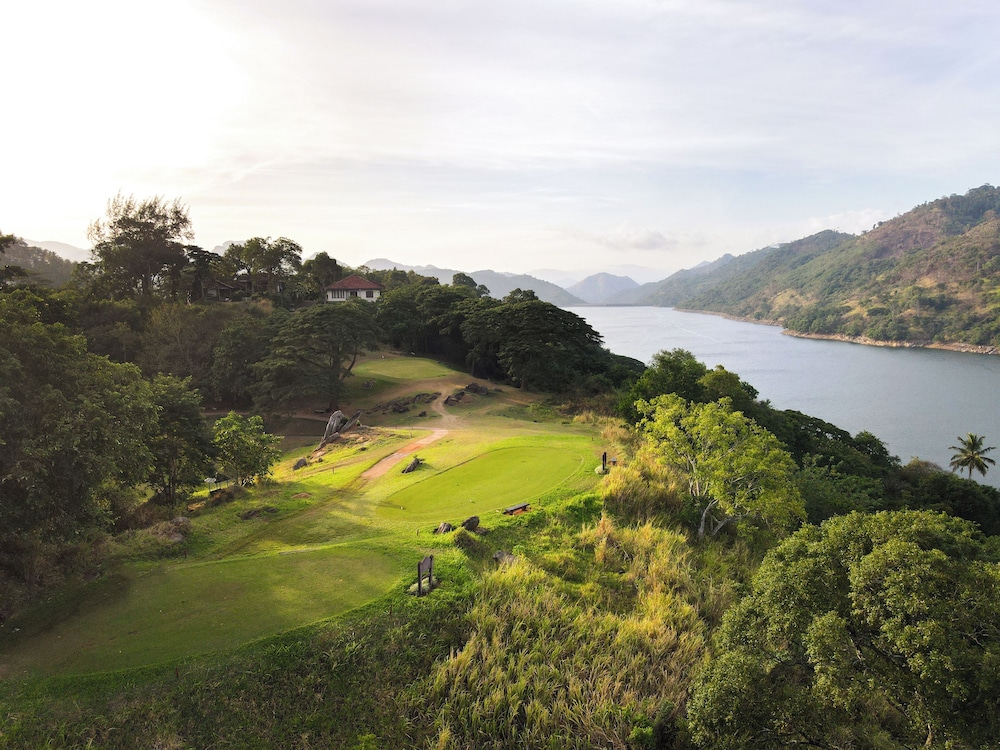 Victoria Golf Resort Sri Lanka — hotel in Kandy