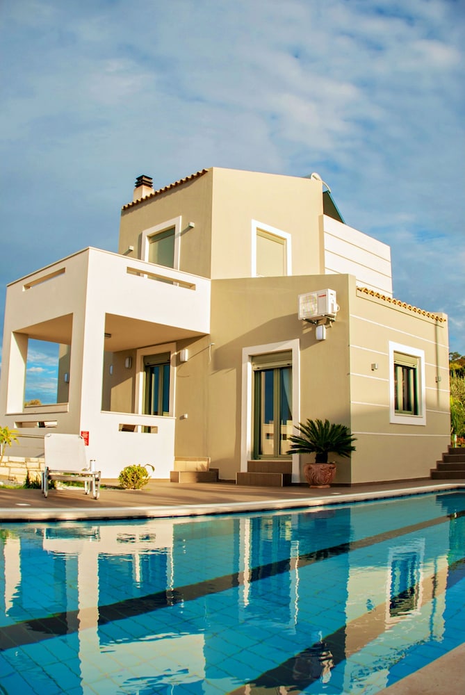 Villa Horizon — 4-Star Luxury Hotel in Rethymno, Greece