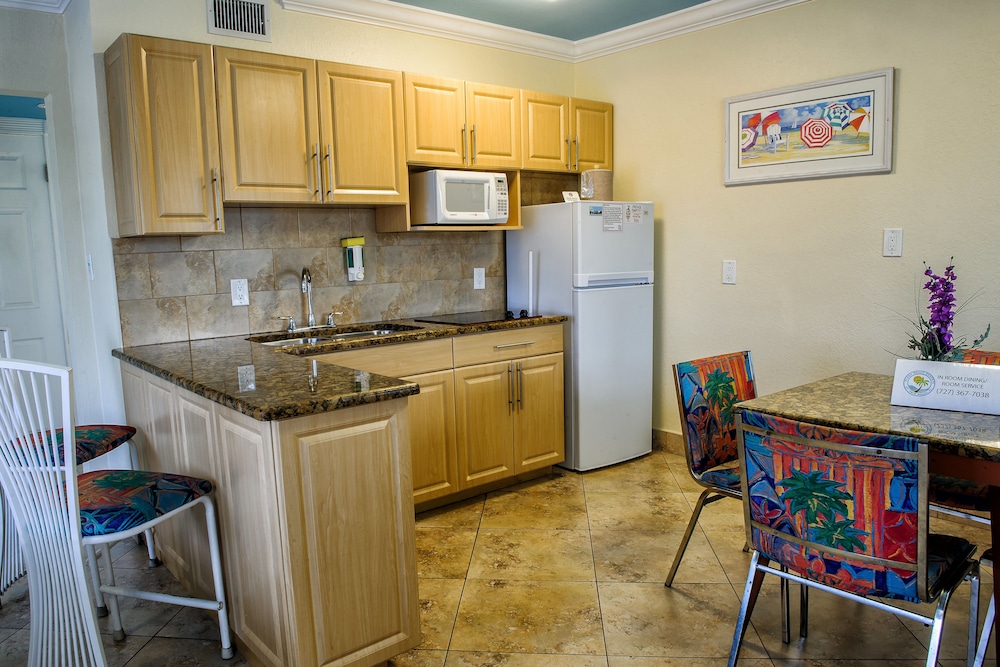 Bay Palms Waterfront Resort Hotel and Marina - photo 16