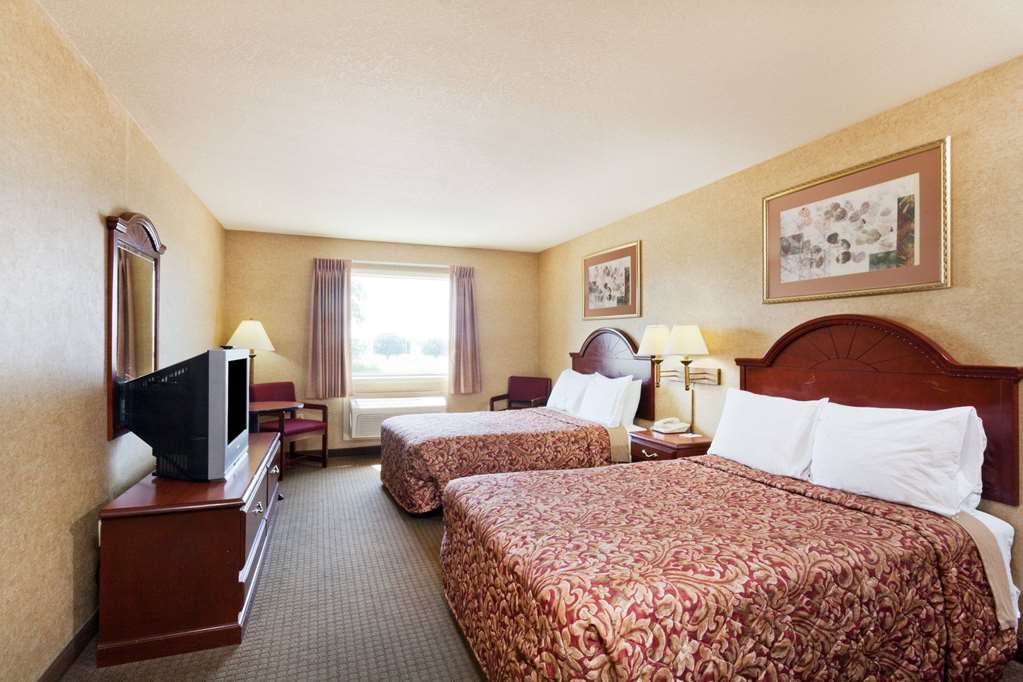 Days Inn & Suites by Wyndham Wynne - photo 7