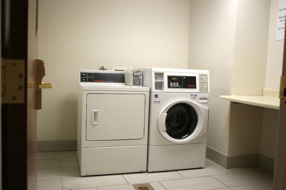 Holiday Inn Express & Suites Claypool Hill by IHG - photo 22