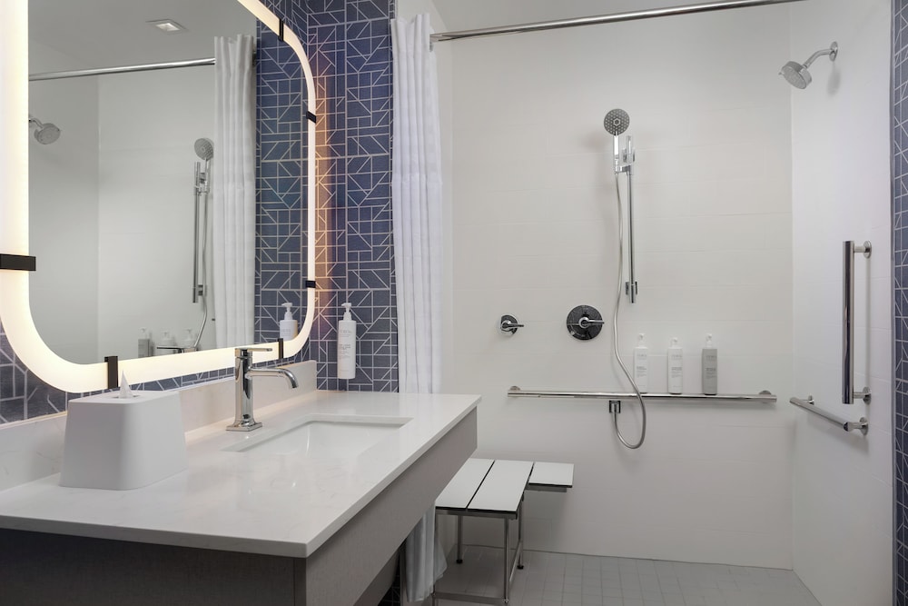 Homewood Suites by Hilton Newport Cincinnati - photo 18