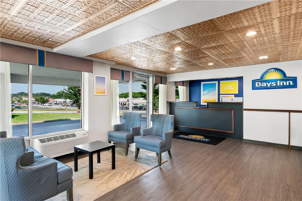Days Inn by Wyndham Seneca Clemson Area - photo 8
