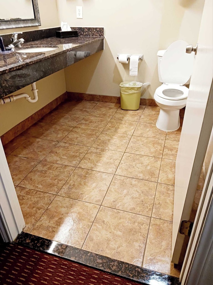 Yorktown Inn And Suites - photo 55