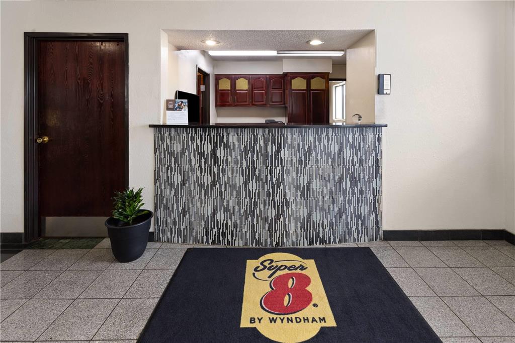Super 8 by Wyndham South Boston VA - photo 8