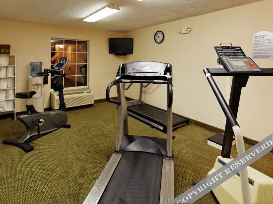 Express & Suites Huntsville University Drive - photo 2
