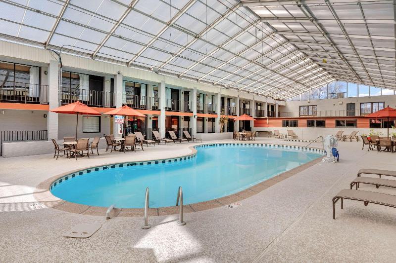 Clarion Inn - photo 4