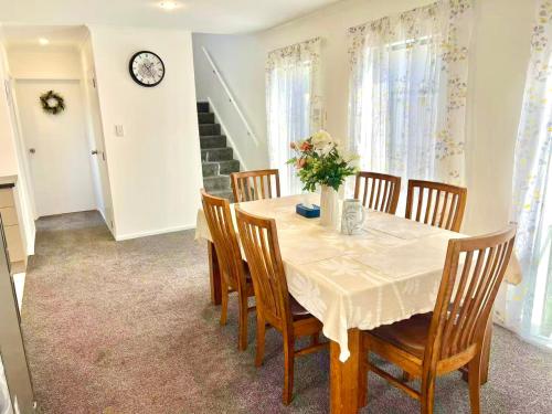 Bright and spacious townhouse CBD fringe CHCH — 4-Star Luxury Hotel in Christchurch, New Zealand