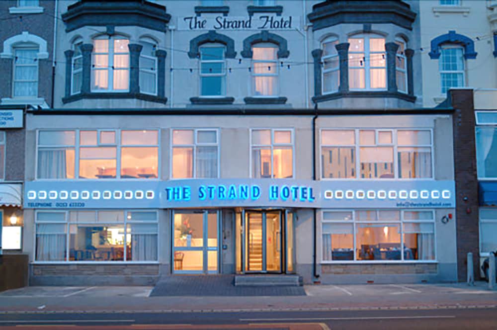The Strand Hotel - last minute hotel in Blackpool