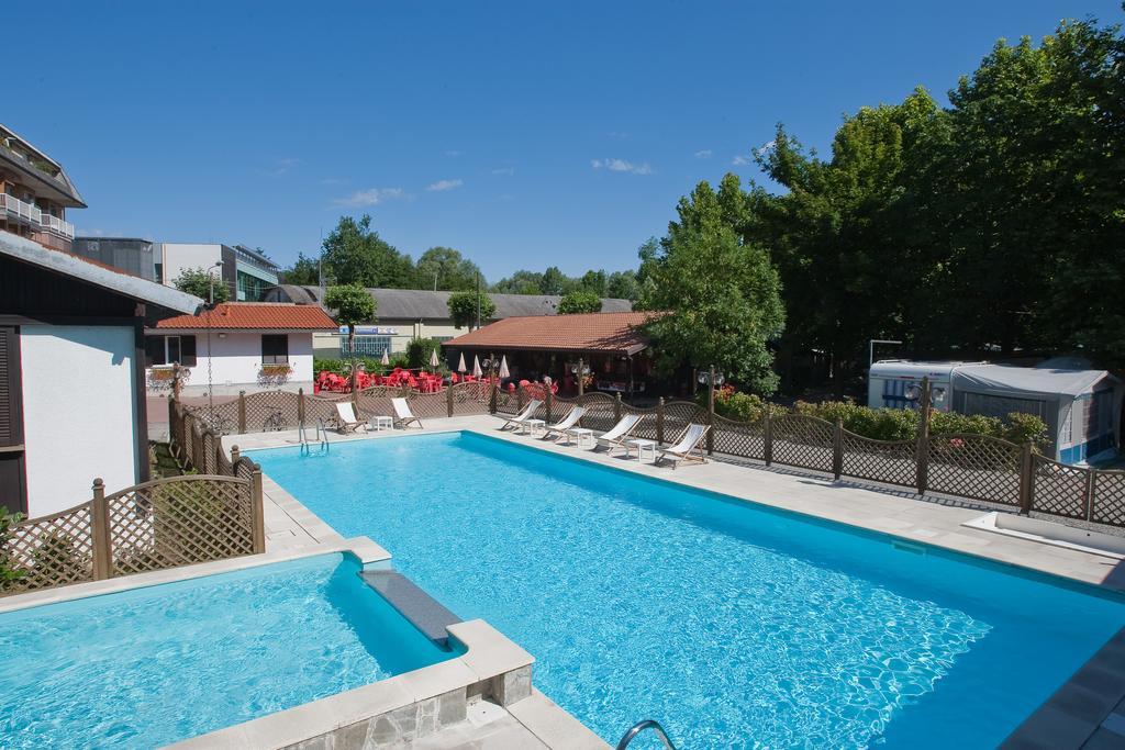 Campeggio Smeraldo — hotel in Dormelletto