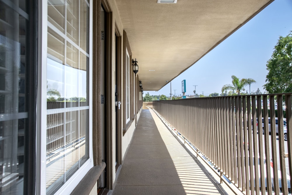 Hotel 414 Anaheim - photo 72