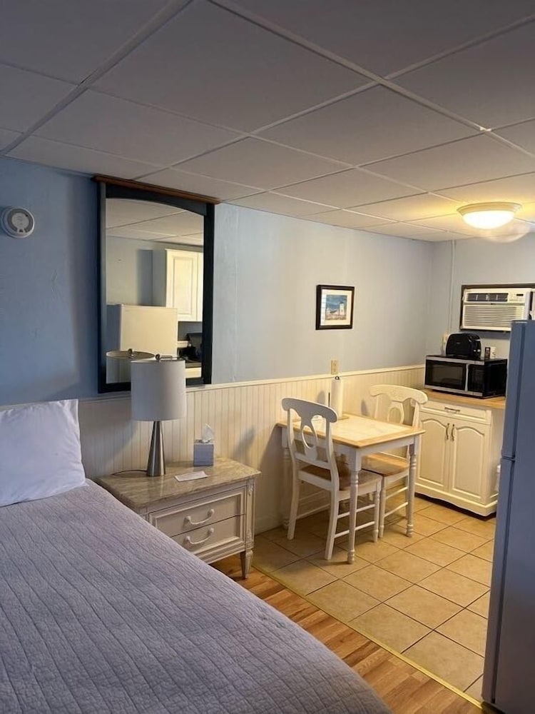 Vineyard Harbor Motel Private Beach - photo 179