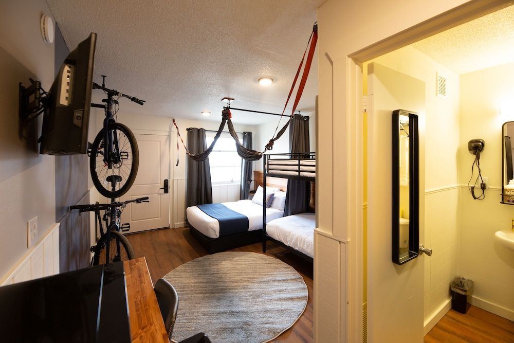 Wayside Inn - photo 12
