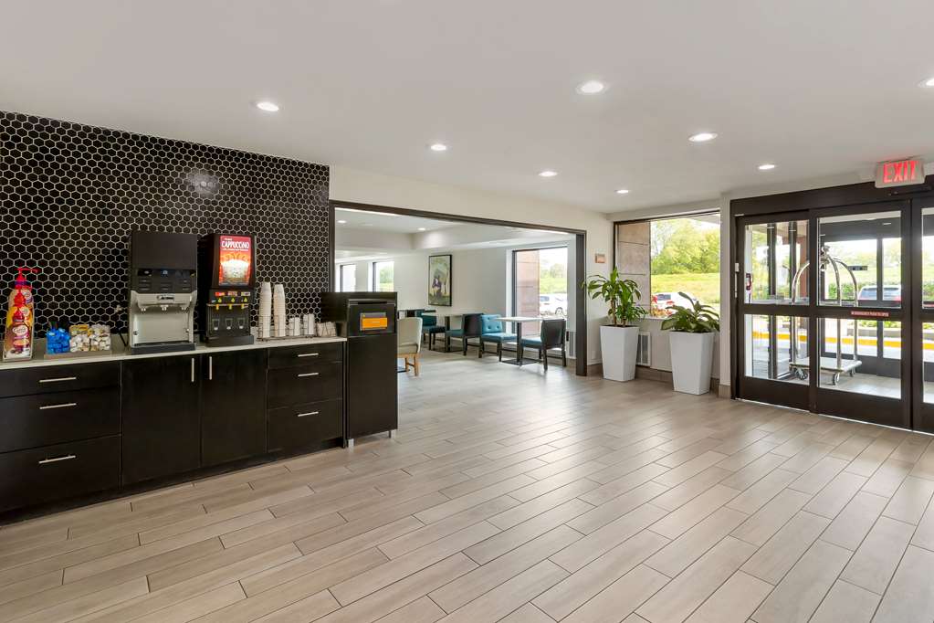 La Quinta Inn & Suites by Wyndham Des Moines West Clive - photo 19