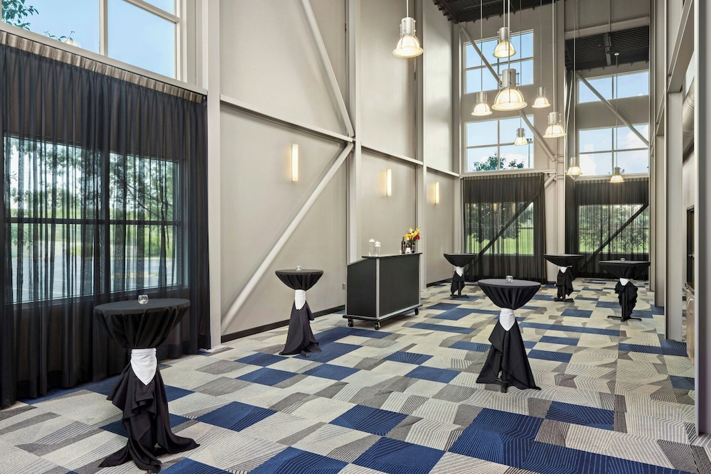 Delta Hotels by Marriott Milwaukee Northwest - photo 27