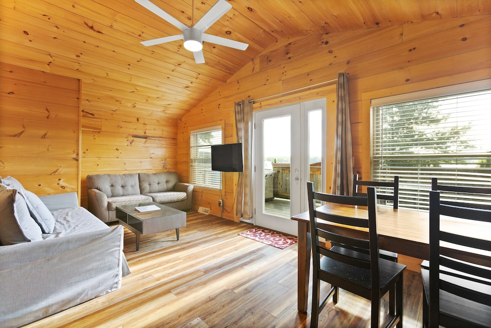 Edinboro Lake Resort Cabins - photo 14