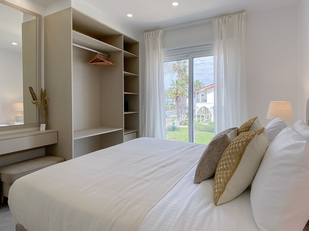 Limnaria 134: Seaview Modern Flat