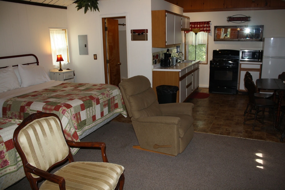 The Historic Wapiti Lodge - photo 16