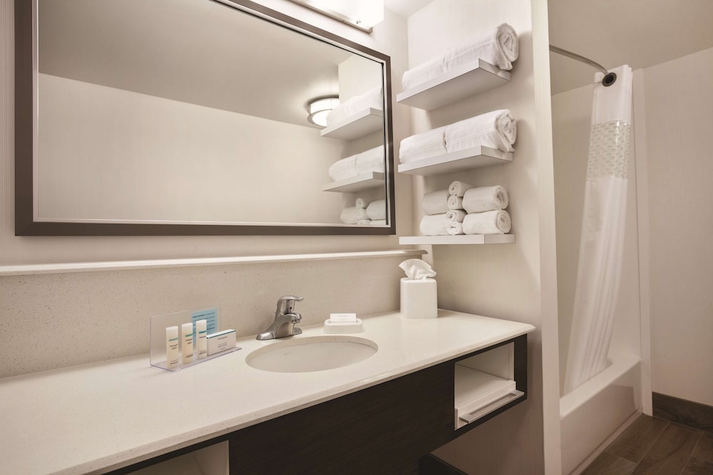 Hampton Inn Brigham City - photo 17