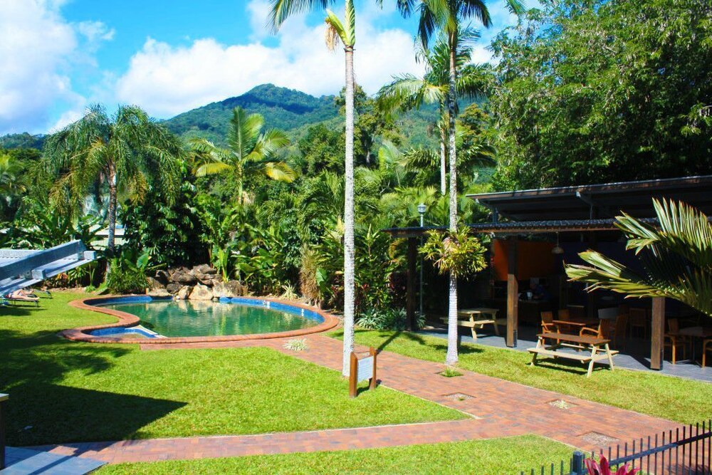 Lake Placid Tourist Park — Cairns
