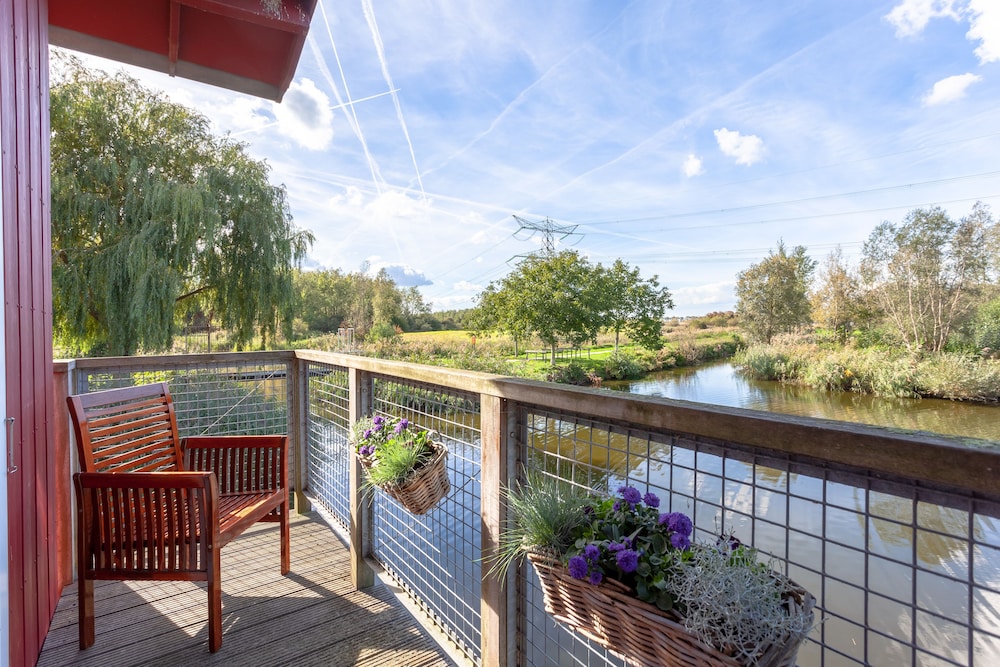 Hajé Waterlodge en hotel ark de Aalscholver in Lelystad, Netherlands