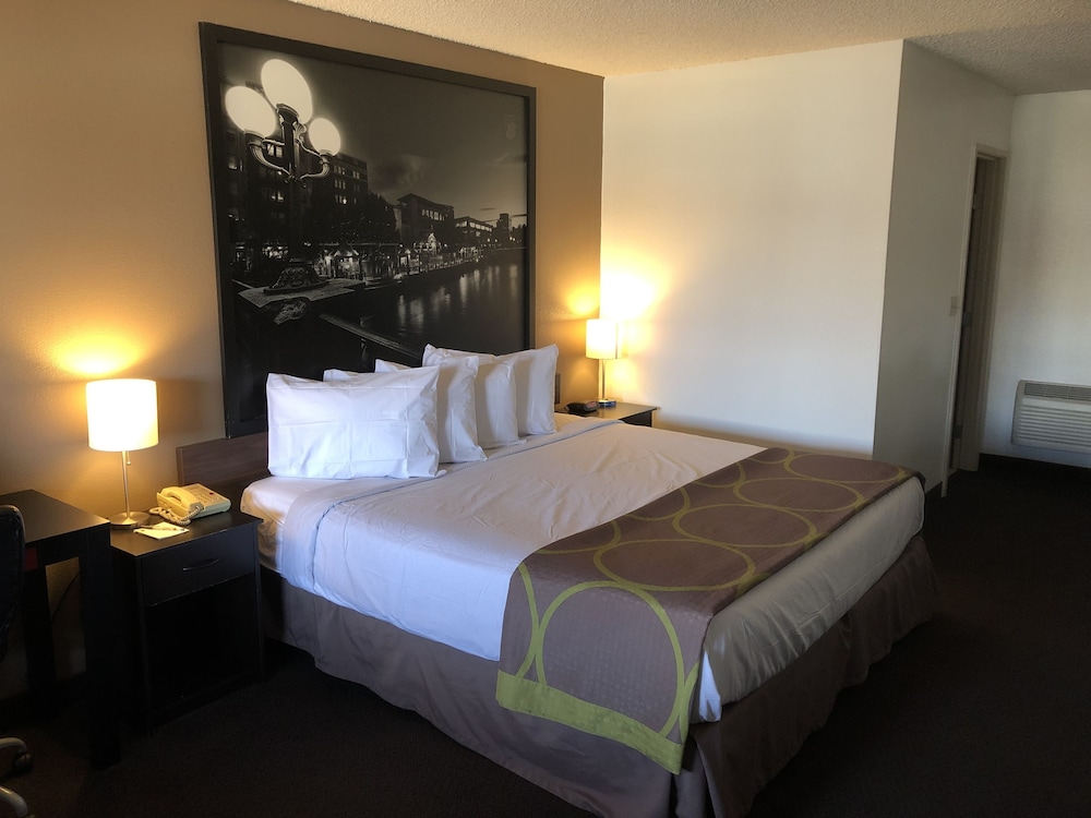 Super 8 by Wyndham Fernley - photo 10