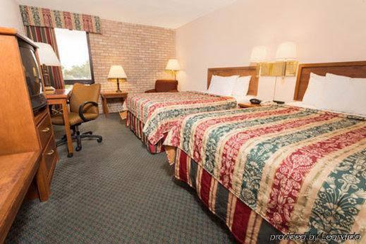 Pear Tree Inn McAllen - photo 6