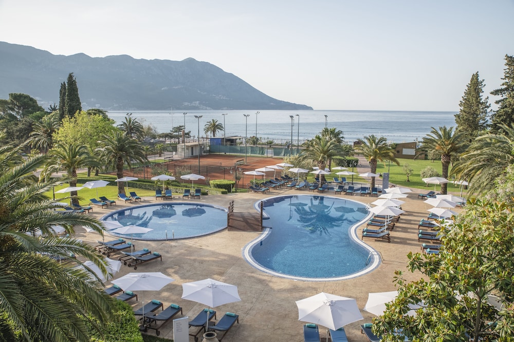 Iberostar Waves Bellevue in Budva, Montenegro