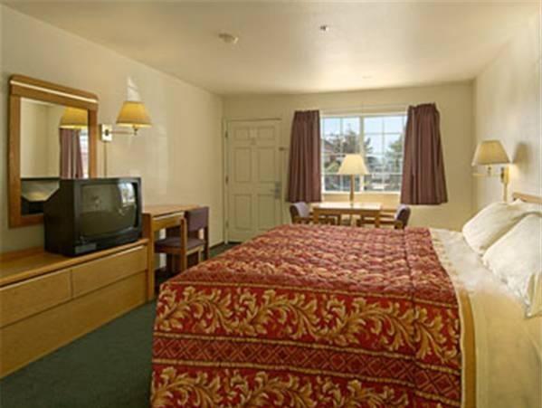 Days Inn Salinas Airport - photo 13