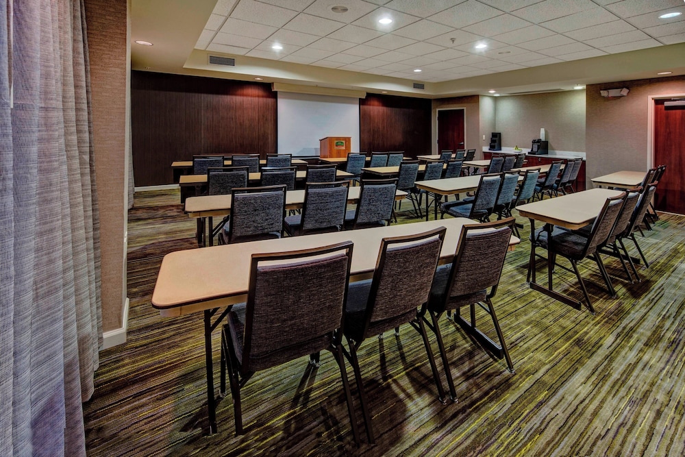 Courtyard by Marriott Alexandria - photo 29