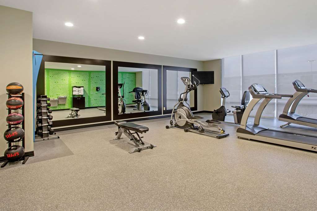 La Quinta Inn & Suites by Wyndham York - photo 9