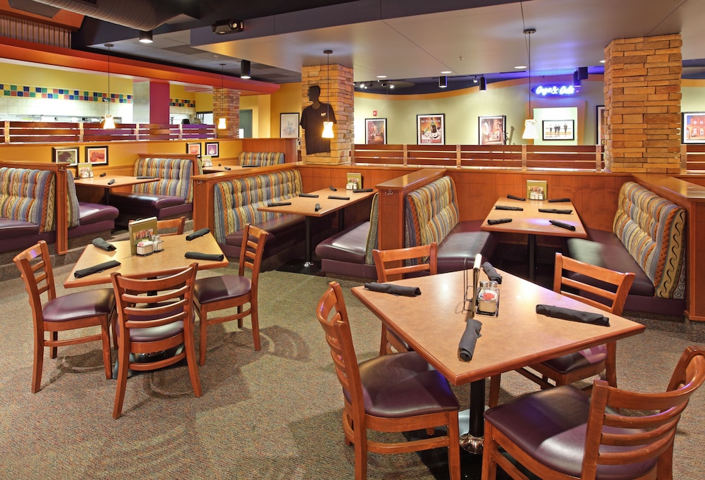 Wyndham Grand Executive Center Little Rock Airport - photo 29