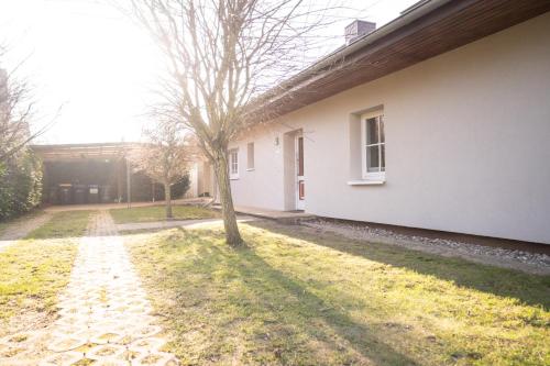 Seemannshus - carbon neutral hotel in Born