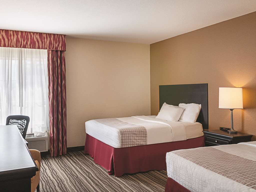 La Quinta Inn & Suites by Wyndham Slidell North Shore Area - photo 36