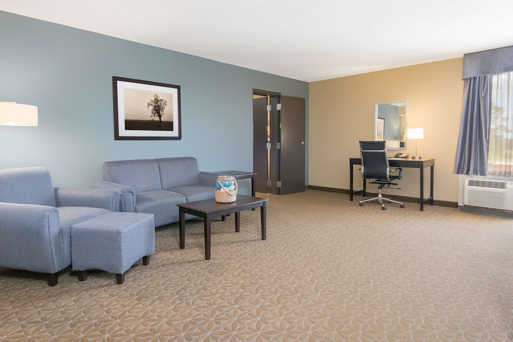 Wyndham Garden Texarkana - photo 7