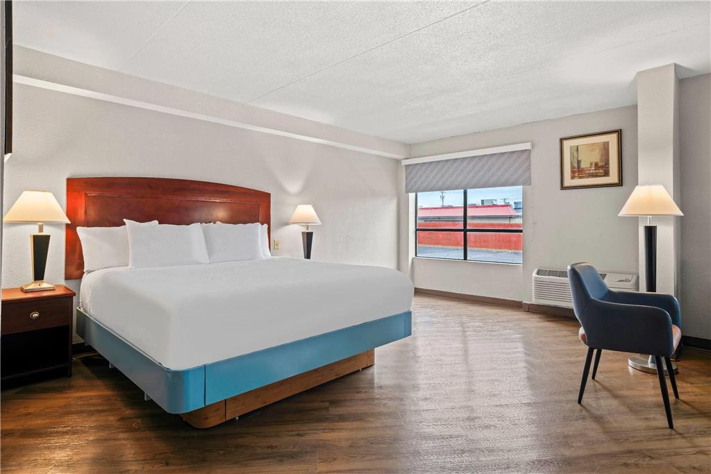 Days Inn by Wyndham Utica - photo 33