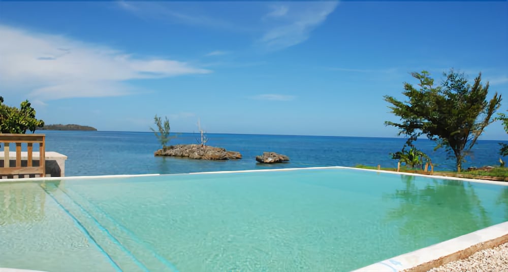 Rhodes Beach Resort Negril in Negril, Jamaica