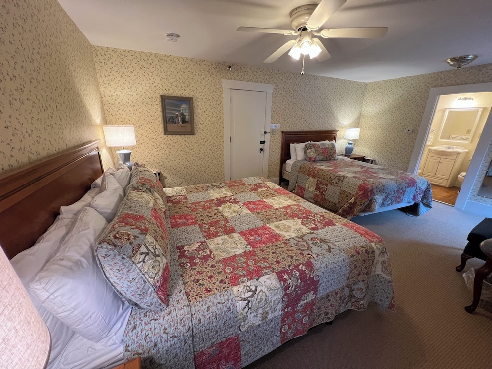 Echo Lake Inn - photo 41