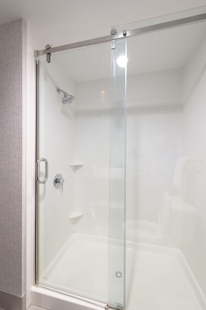 Holiday Inn Express & Suites Jamestown by IHG - photo 18