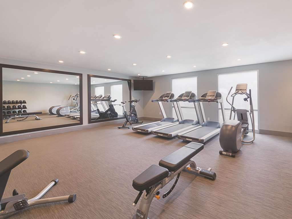 La Quinta Inn & Suites by Wyndham Austin Round Rock - photo 8