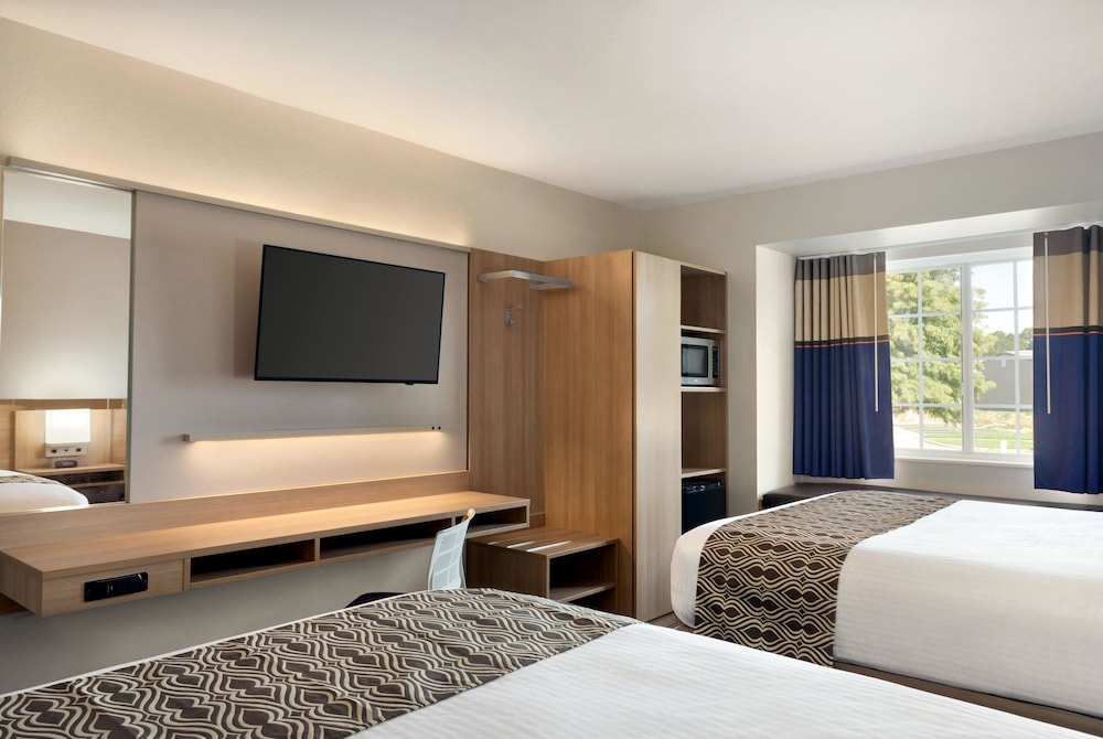 Microtel Inn & Suites by Wyndham Baton Rouge - photo 10