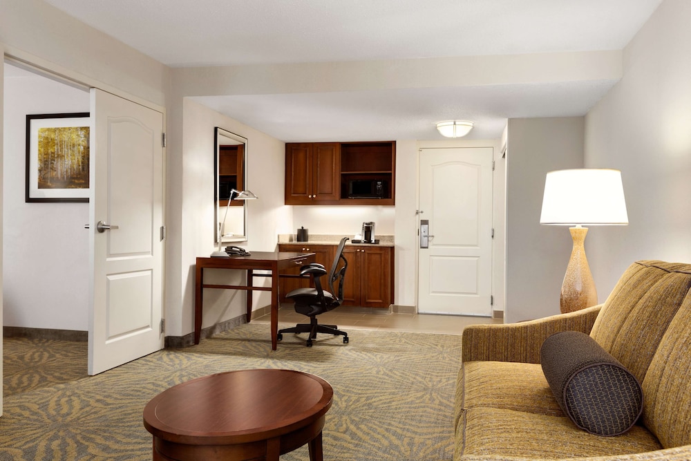Hilton Garden Inn Shelton - photo 10