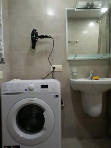 One room apartment near metro DELISI