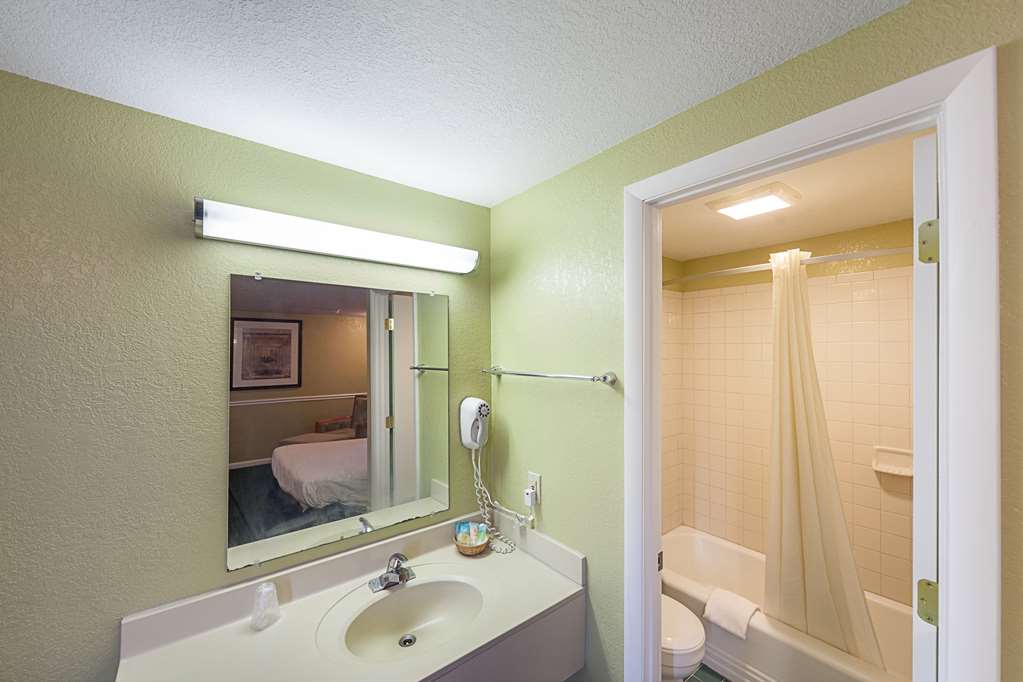 Rodeway Inn Wauseon - photo 27