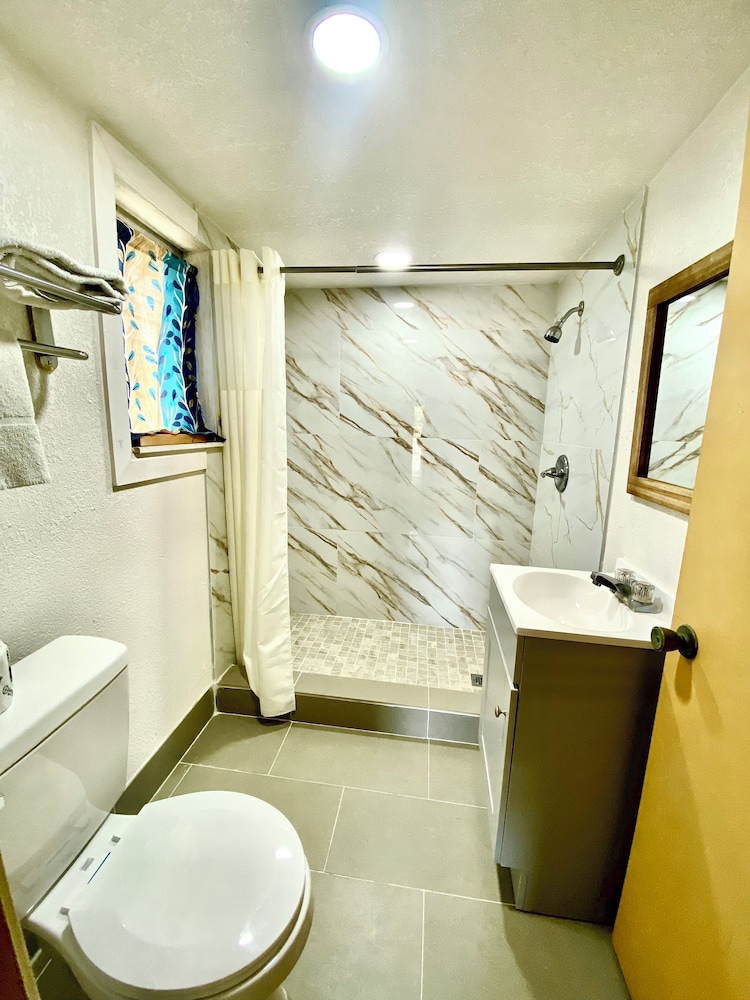 Tropic Motel - photo 11