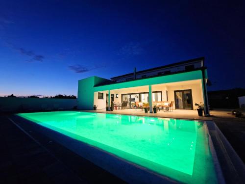 Luxury Villa Triton — 4-Star Luxury Hotel in Novalja, Croatia